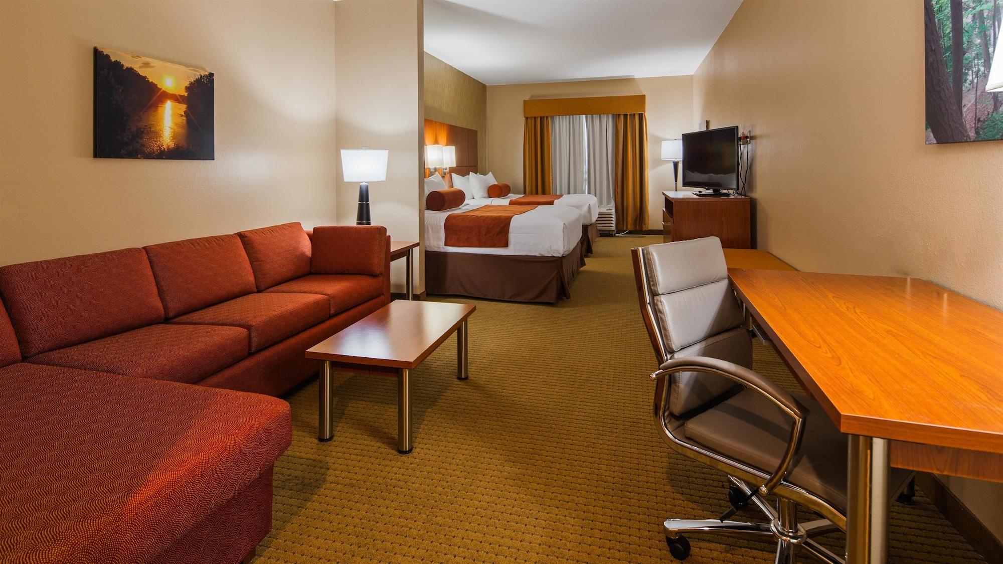 Best Western Plus Finger Lakes Inn & Suites Cortland Dış mekan fotoğraf