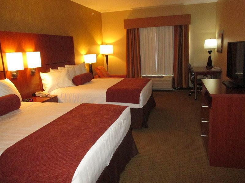 Best Western Plus Finger Lakes Inn & Suites Cortland Oda fotoğraf